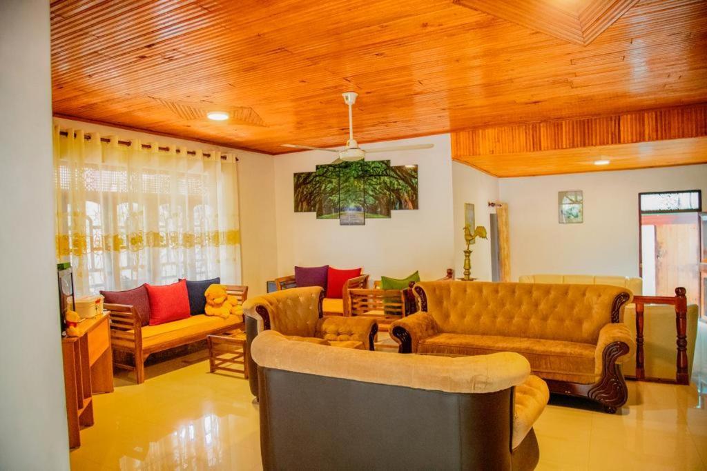 Healand Holiday Bungalow And Restaurant Деніяя Екстер'єр фото